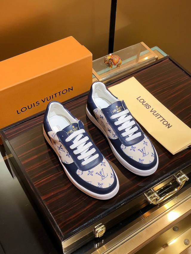 商品名称：Louis Vuitton 路易 威登 正规码数: 38-44 休闲鞋 商品材料：精选 牛皮鞋面，柔软羊皮内里；原厂大底。